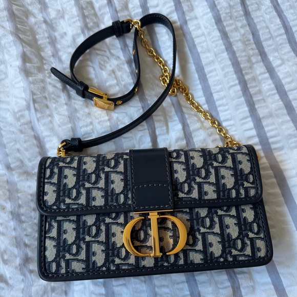 Purse - Picture 2 of 5